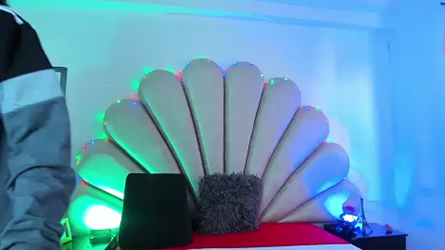 Natasha  Blue online show from 02/18/25, 07:41