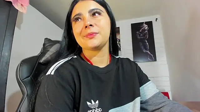 Natasha  Blue online show from 11/25/25, 11:43