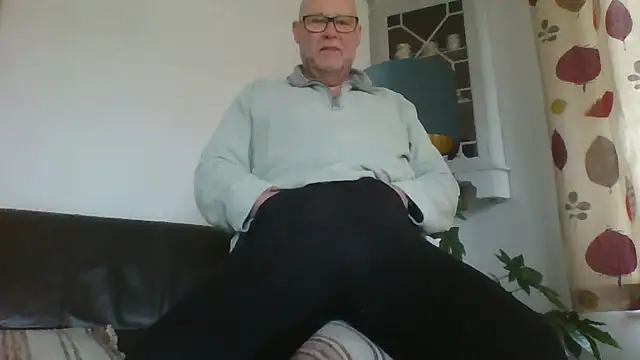 Snapshot of Tempted1973 chatting on 02/08/26, 02:09 Tempted1973 online show from 02/08/26, 02:09