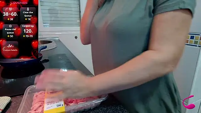 Susycachonda1 online show from 12/15/24, 11:34