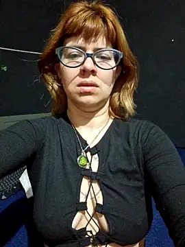 Snapshot of Carlafoxxx chatting on 09/30/25, 01:27 Carlafoxxx online show from 09/30/25, 01:27