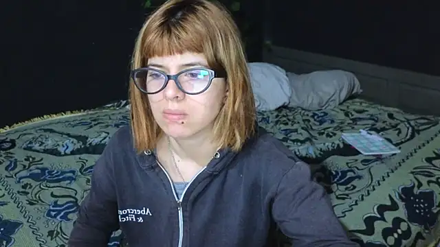 Snapshot of Carlafoxxx chatting on 11/12/25, 02:28 Carlafoxxx online show from 11/12/25, 02:28