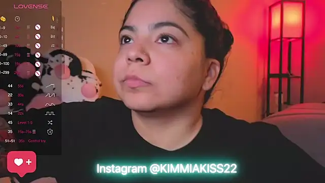 Snapshot of kimmiakiss22 chatting on 02/07/25, 04:27 kimmiakiss22 online show from 02/07/25, 04:27