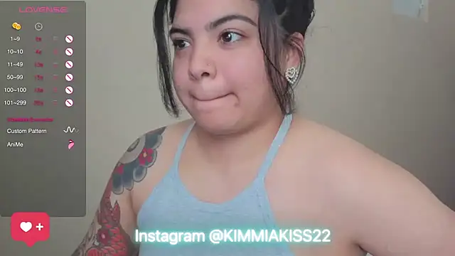 Snapshot of kimmiakiss22 chatting on 02/15/25, 10:10 kimmiakiss22 online show from 02/15/25, 10:10