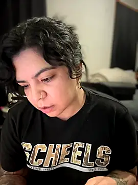 kimmiakiss22 online show from 11/24/25, 04:34