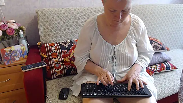 Snapshot of zarinafonliberman chatting on 07/09/26, 07:45 zarinafonliberman online show from 07/09/26, 07:45
