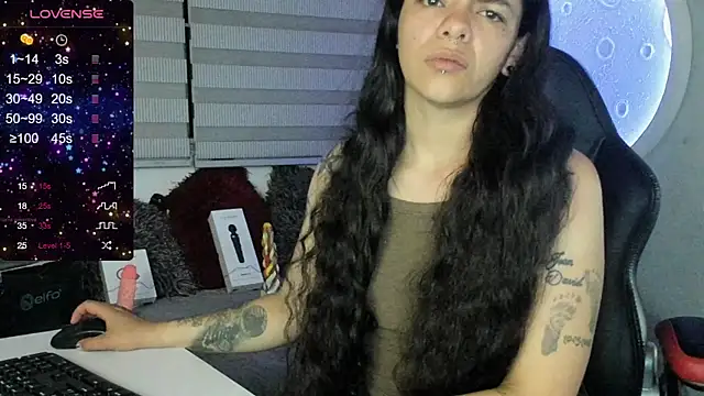 Snapshot of natasha_logan_ chatting on 08/07/26, 04:03 natasha logan online show from 08/07/26, 04:03