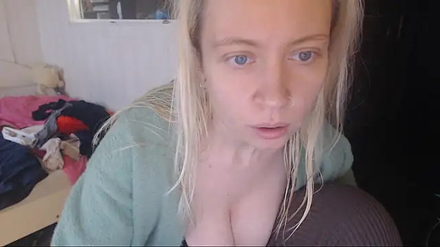 Snapshot of amanda_kiss_kiss chatting on 11/28/25, 11:46 amanda kiss kiss online show from 11/28/25, 11:46