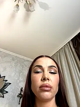 Snapshot of StripBianka chatting on 11/07/25, 03:12 StripBianka online show from 11/07/25, 03:12