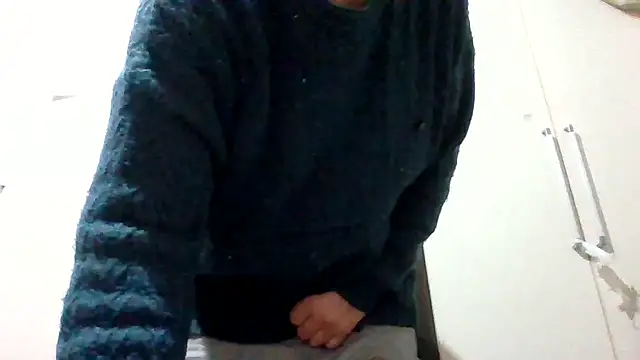 asira39 online show from 12/04/25, 12:42