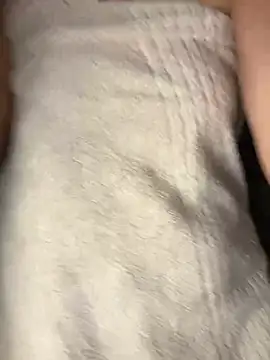 Snapshot of crystal_bunny7 chatting on 12/28/24, 08:16 crystal bunny7 online show from 12/28/24, 08:16