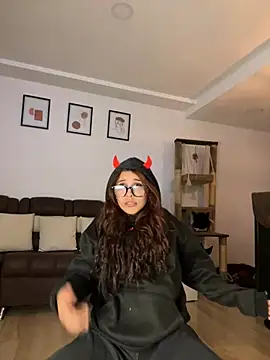 Snapshot of crystal_bunny7 chatting on 02/10/25, 02:19 crystal bunny7 online show from 02/10/25, 02:19