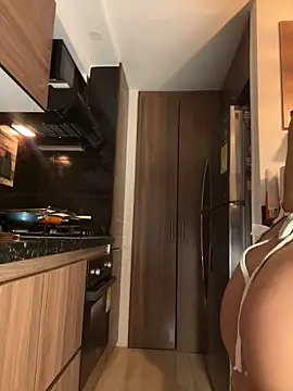 Snapshot of crystal_bunny7 chatting on 02/10/25, 05:25 crystal bunny7 online show from 02/10/25, 05:25