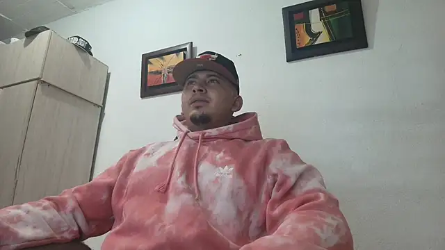 Snapshot of myke_andrade chatting on 11/02/25, 01:41 myke andrade online show from 11/02/25, 01:41