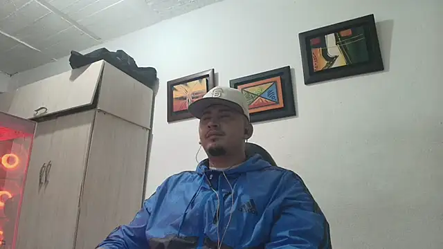 Snapshot of myke_andrade chatting on 11/05/25, 01:16 myke andrade online show from 11/05/25, 01:16