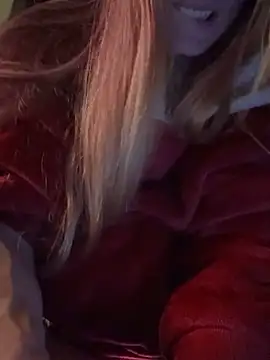 Snapshot of GoldenFlameGoddess chatting on 12/21/25, 09:27 GoldenFlameGoddess online show from 12/21/25, 09:27