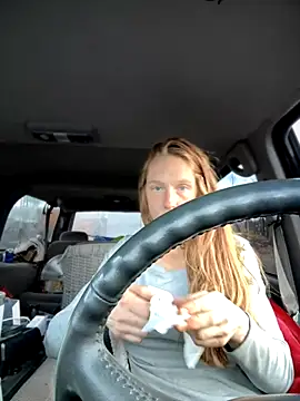 Snapshot of GoldenFlameGoddess chatting on 12/22/25, 04:26 GoldenFlameGoddess online show from 12/22/25, 04:26