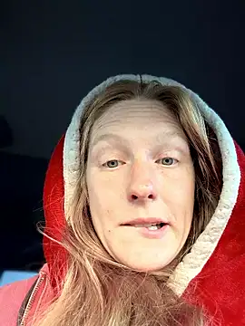 Snapshot of GoldenFlameGoddess chatting on 01/13/26, 03:50 GoldenFlameGoddess online show from 01/13/26, 03:50