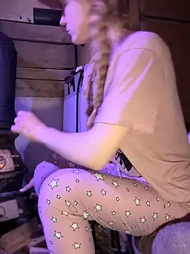 Snapshot of GoldenFlameGoddess chatting on 02/03/26, 05:16 GoldenFlameGoddess online show from 02/03/26, 05:16