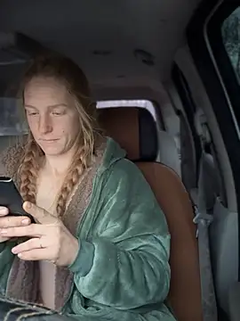 Snapshot of GoldenFlameGoddess chatting on 02/08/26, 03:26 GoldenFlameGoddess online show from 02/08/26, 03:26