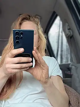 Snapshot of GoldenFlameGoddess chatting on 02/23/26, 04:15 GoldenFlameGoddess online show from 02/23/26, 04:15