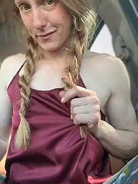 GoldenFlameGoddess online show from 03/29/26, 07:36