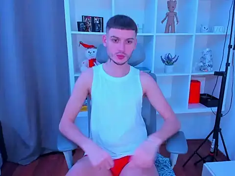 andboyfor6 online show from 12/23/25, 08:45