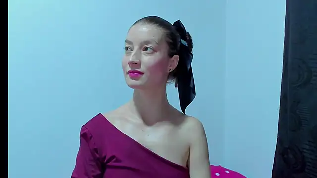 MiiaVolkova online show from 10/03/25, 11:13