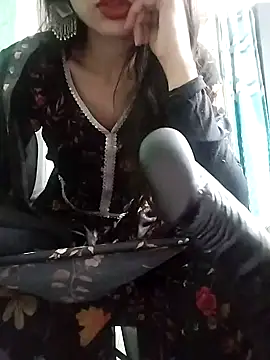 Snapshot of Noor_Darliing chatting on 01/19/25, 03:21 Noor Darliing online show from 01/19/25, 03:21