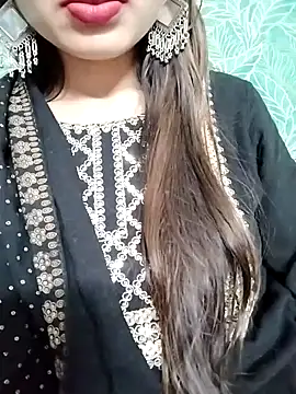 Snapshot of Noor_Darliing chatting on 01/23/25, 06:14 Noor Darliing online show from 01/23/25, 06:14