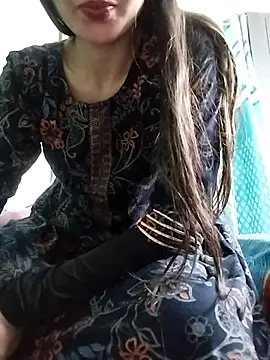 Snapshot of Noor_Darliing chatting on 03/08/25, 09:29 Noor Darliing online show from 03/08/25, 09:29