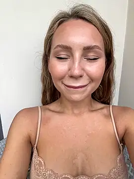 Snapshot of LilyRaisa chatting on 02/03/25, 02:03 LilyRaisa online show from 02/03/25, 02:03