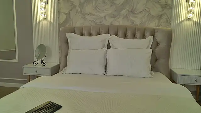 Snapshot of LilyRaisa chatting on 09/18/25, 04:14 LilyRaisa online show from 09/18/25, 04:14