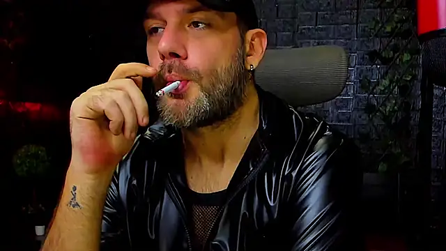 Snapshot of LexXHardy chatting on 11/04/25, 09:58 LexXHardy online show from 11/04/25, 09:58