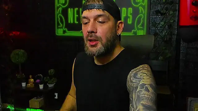 Snapshot of LexXHardy chatting on 11/10/25, 06:29 LexXHardy online show from 11/10/25, 06:29