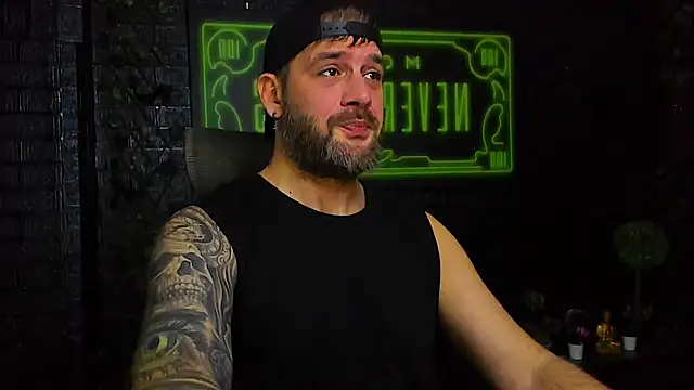 Snapshot of LexXHardy chatting on 11/13/25, 08:02 LexXHardy online show from 11/13/25, 08:02