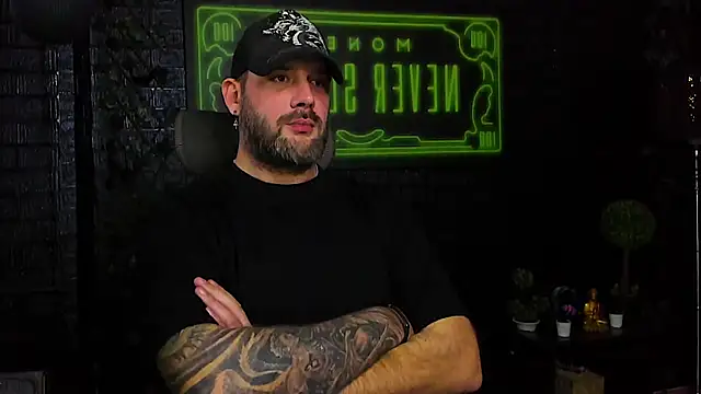 Snapshot of LexXHardy chatting on 11/14/25, 08:13 LexXHardy online show from 11/14/25, 08:13