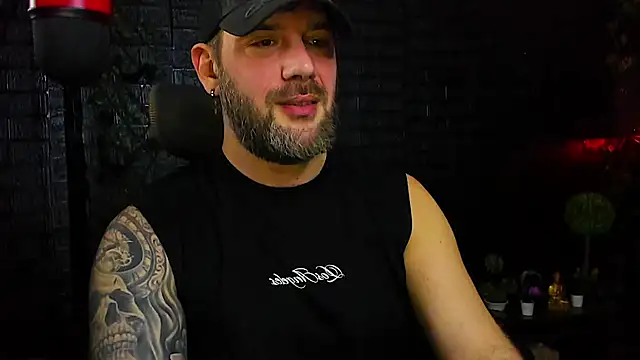 Snapshot of LexXHardy chatting on 11/17/25, 09:15 LexXHardy online show from 11/17/25, 09:15