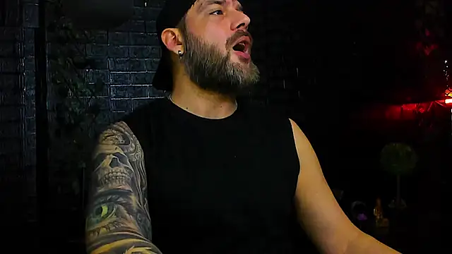 Snapshot of LexXHardy chatting on 11/23/25, 02:28 LexXHardy online show from 11/23/25, 02:28