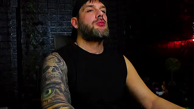 Snapshot of LexXHardy chatting on 11/24/25, 02:33 LexXHardy online show from 11/24/25, 02:33