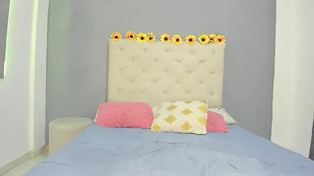 violetasimonz online show from 03/15/25, 04:54