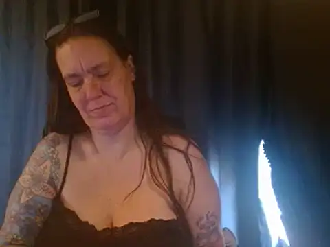 Snapshot of SimoneMoore chatting on 11/05/25, 07:25 SimoneMoore online show from 11/05/25, 07:25