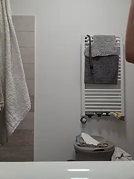 ToplessDragonxh online show from 04/13/26, 09:42