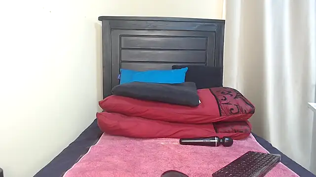 Snapshot of NIKKIE_LOVE chatting on 03/19/25, 07:40 NIKKIE LOVE online show from 03/19/25, 07:40