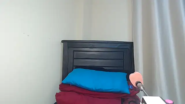 Snapshot of NIKKIE_LOVE chatting on 03/23/25, 04:49 NIKKIE LOVE online show from 03/23/25, 04:49