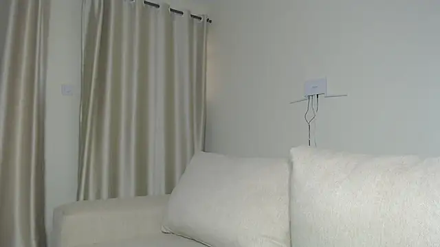 Snapshot of NIKKIE_LOVE chatting on 09/29/25, 09:58 NIKKIE LOVE online show from 09/29/25, 09:58