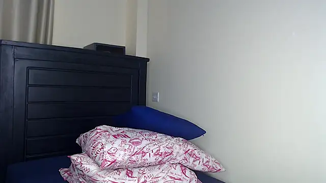 Snapshot of NIKKIE_LOVE chatting on 01/08/26, 08:16 NIKKIE LOVE online show from 01/08/26, 08:16