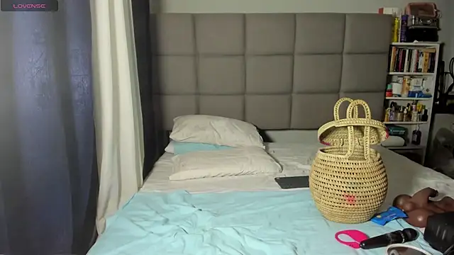 suhaila suus online show from 03/22/26, 11:52