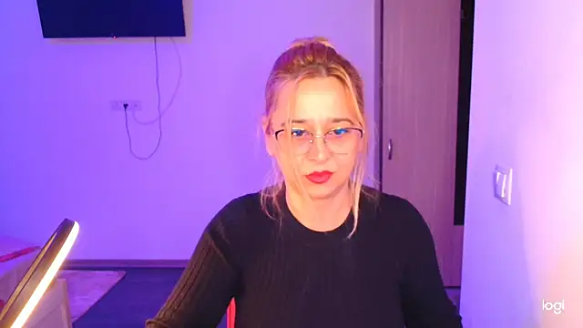 freyyamore1 online show from 04/01/26, 04:37