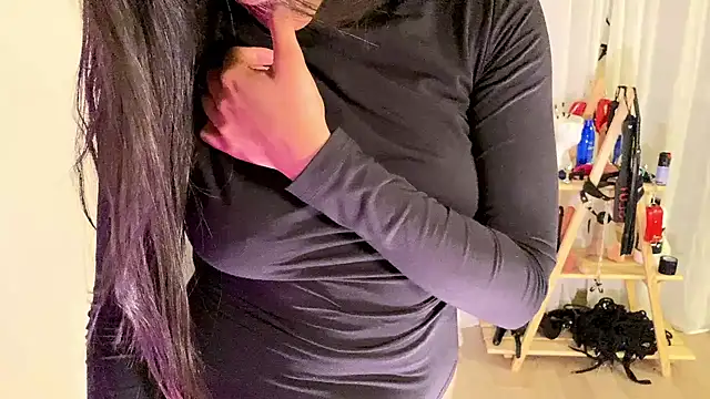 Snapshot of Nisha2708 chatting on 02/17/25, 08:58 Nisha2708 online show from 02/17/25, 08:58